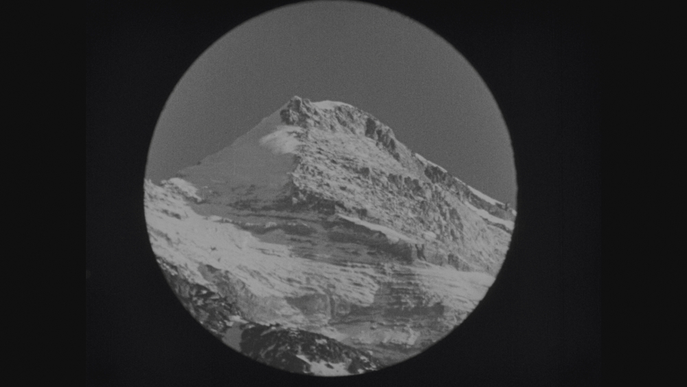 epic-of-everest-1924-002-mountain-on-horizon-iris